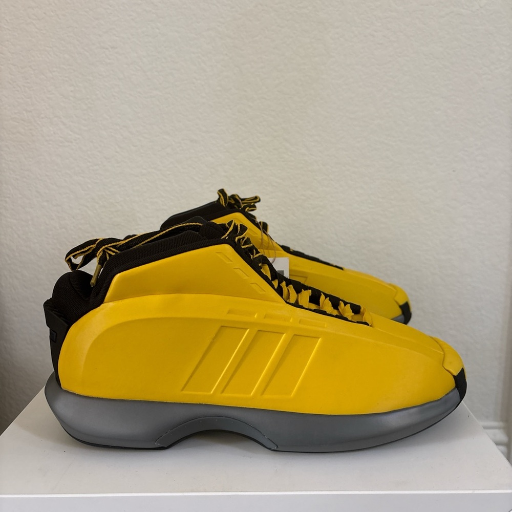 Adidas Men's Yellow and Black Sneakers